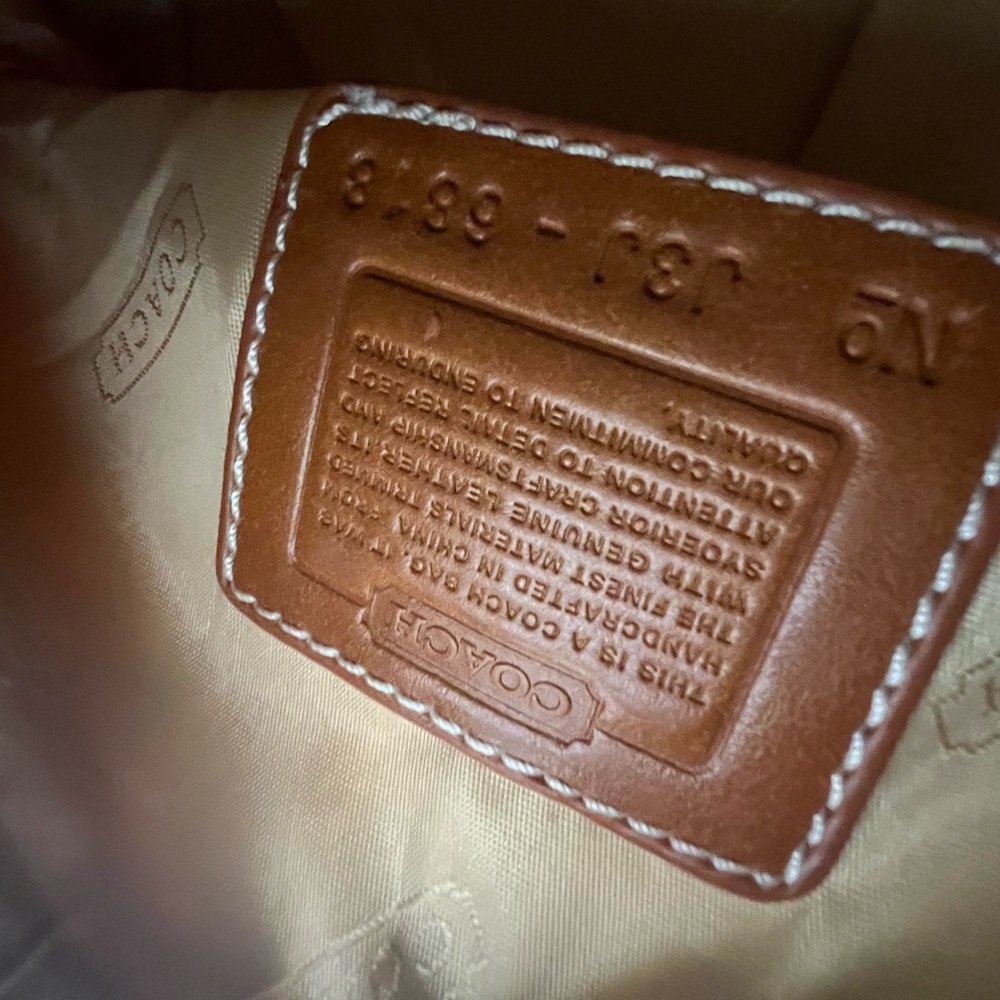 Monogrammed Coach small purse. Multicolored. Vintage. - Picture 6 of 12